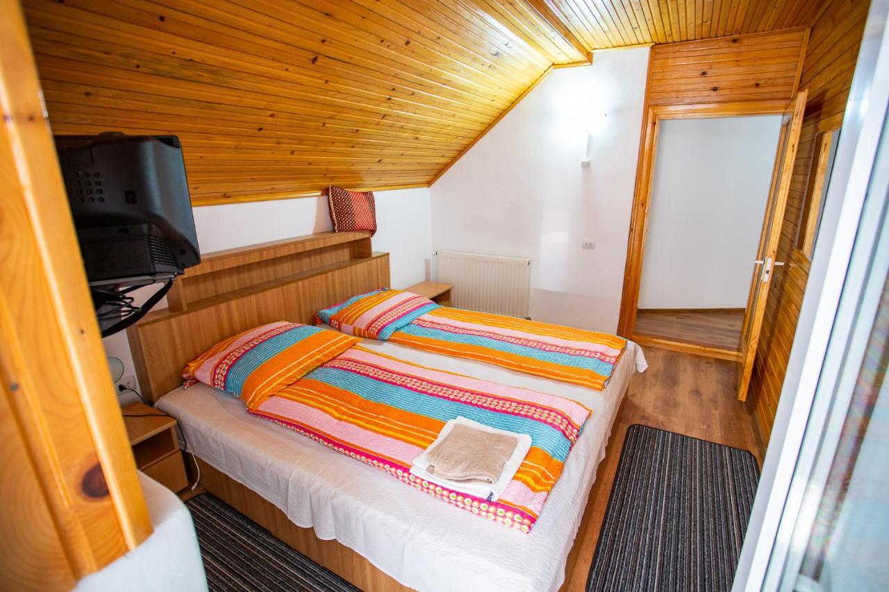 Casa Trandafirilor Hotell Cîrţişoara Eksteriør bilde