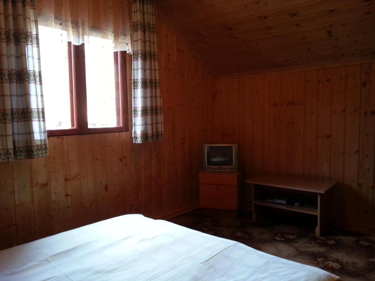 Casa Trandafirilor Hotell Cîrţişoara Eksteriør bilde